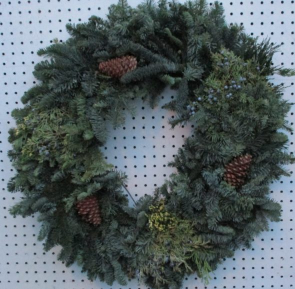 Fancy Mixed Wreath 16"